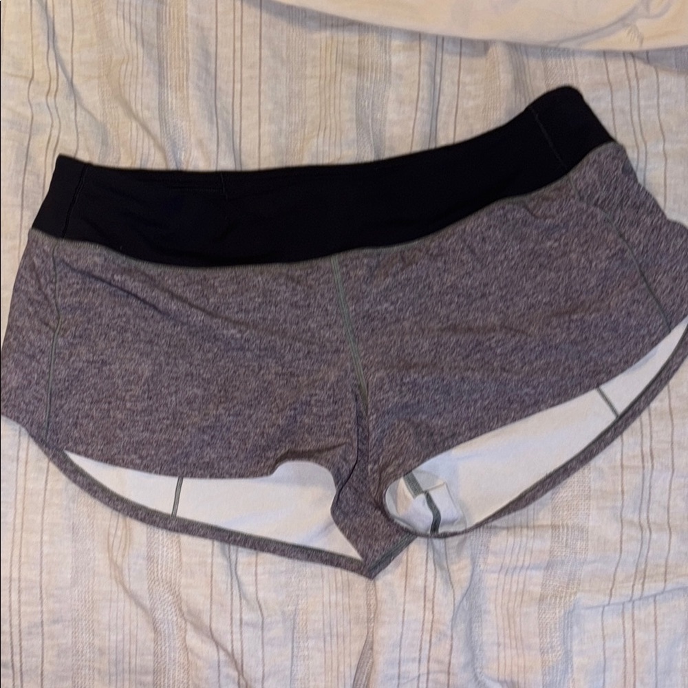 Lululemon Speed Up Short 2.5 in size 12
